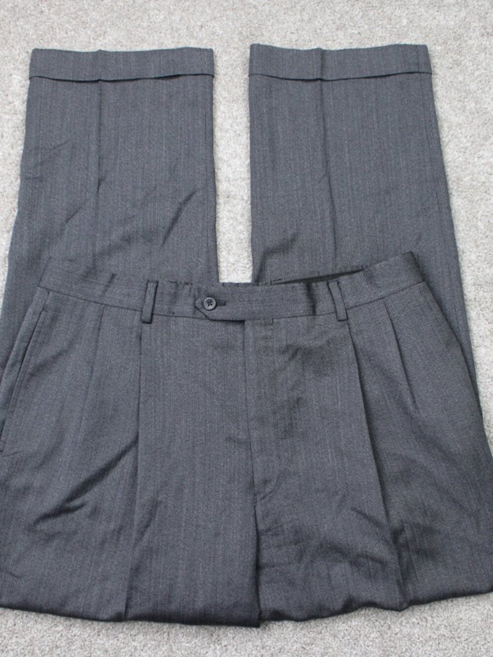 Jos. A. Bank Dress Pants Mens 36x30 Gray 100% Wool Pleated Cuffed Straight Leg